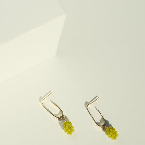 L-SHAPE GRAPE EARRINGS