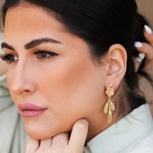 THE TEAR-DROP EARRINGS