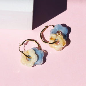 FLORAL RESIN HOOP EARRINGS