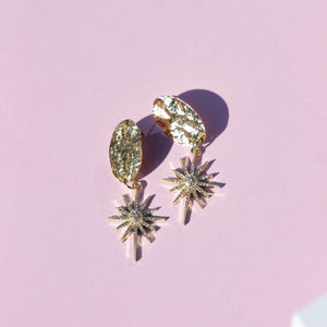 THE FESTIVE EARRINGS