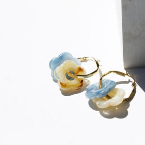 FLORAL RESIN HOOP EARRINGS