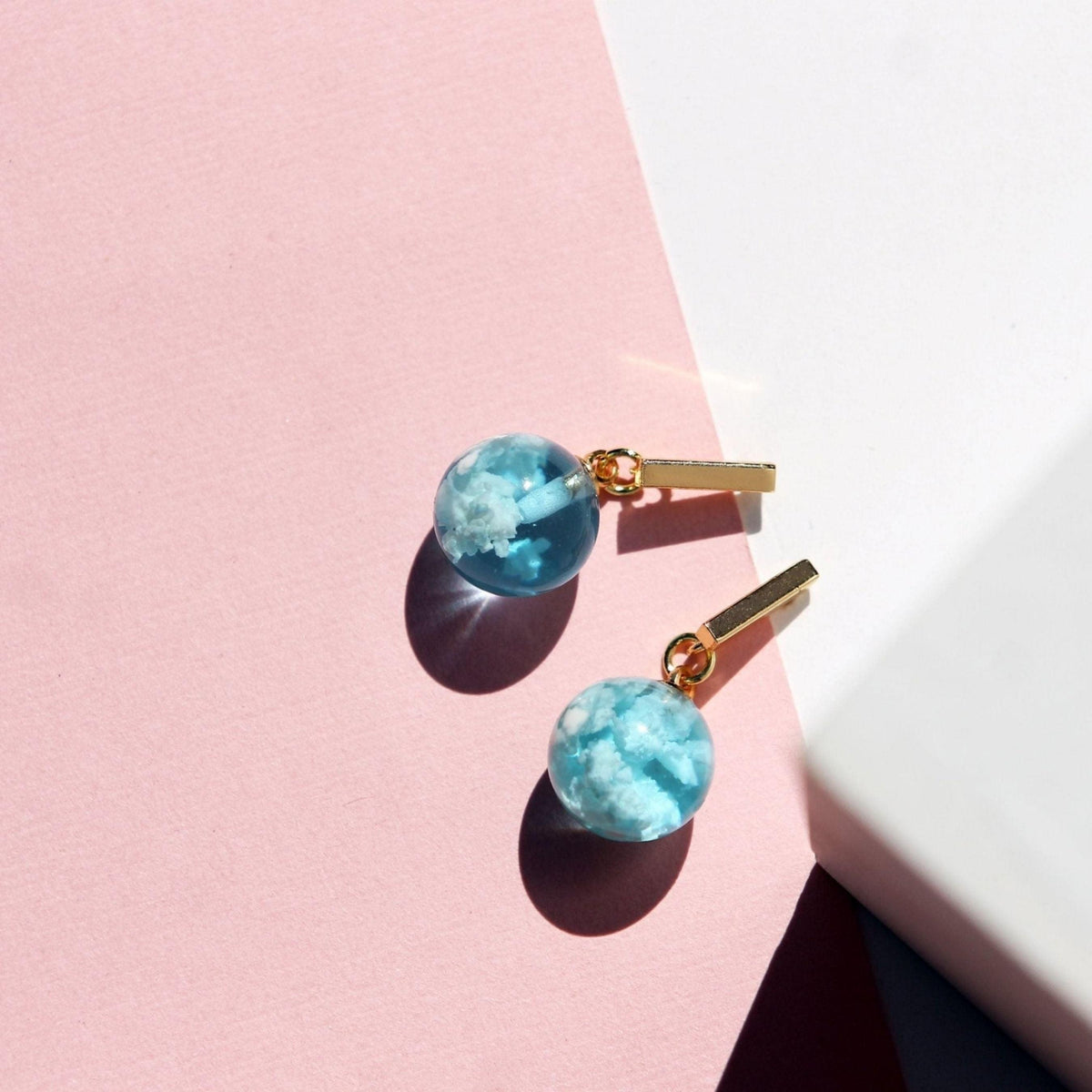 CLOUD RESIN STUD HOOP EARRINGS