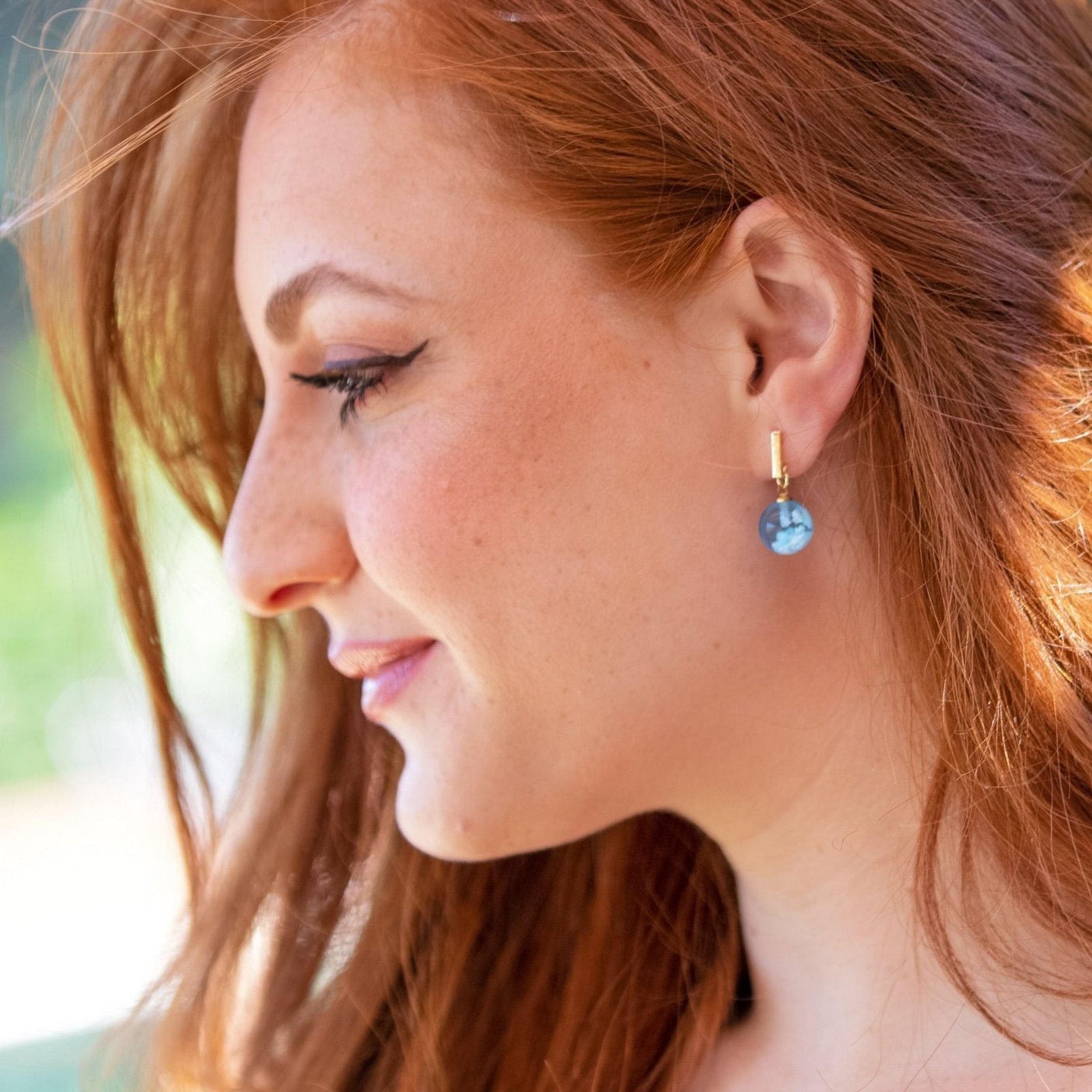 CLOUD RESIN STUD HOOP EARRINGS