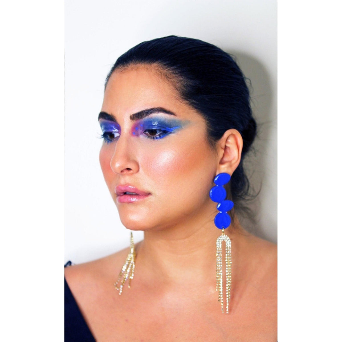 THE LONG-DANGLE EARRINGS