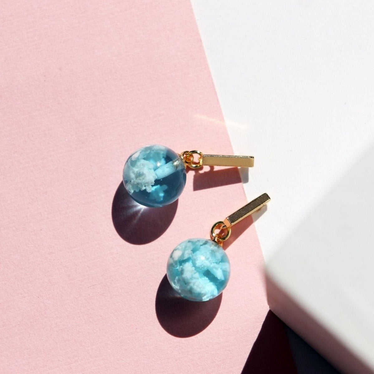 CLOUD RESIN STUD HOOP EARRINGS