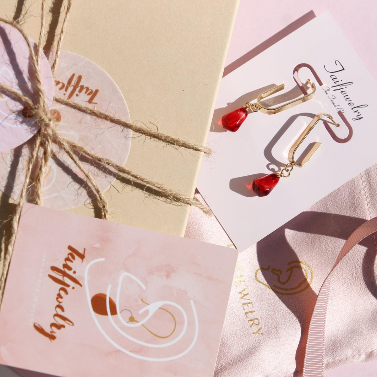 MONO-POMEGRANATE L-SHAPE HOOP EARRINGS