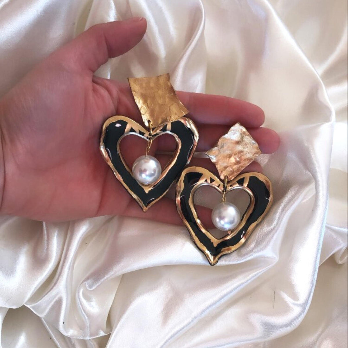 THE BIG HEART GLAM EARRINGS