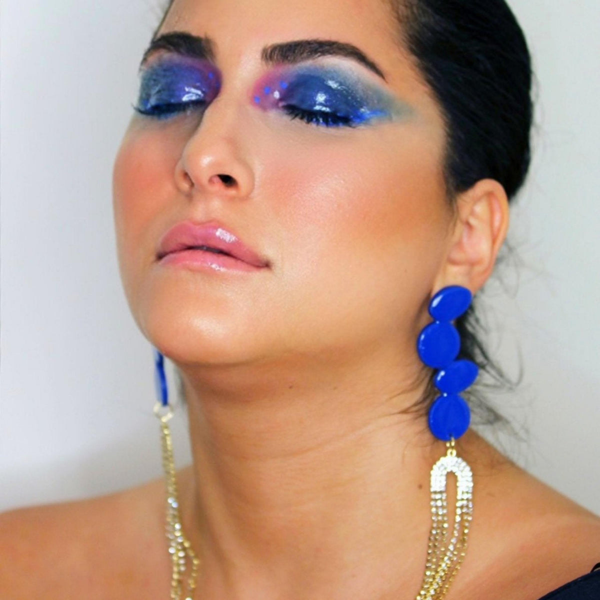 THE LONG-DANGLE EARRINGS