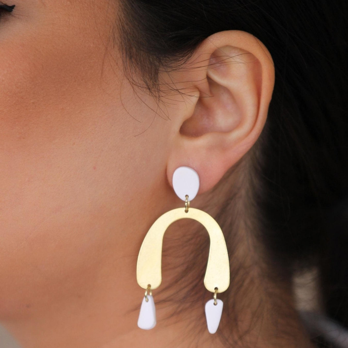 THE U-SHAPE EARRINGS