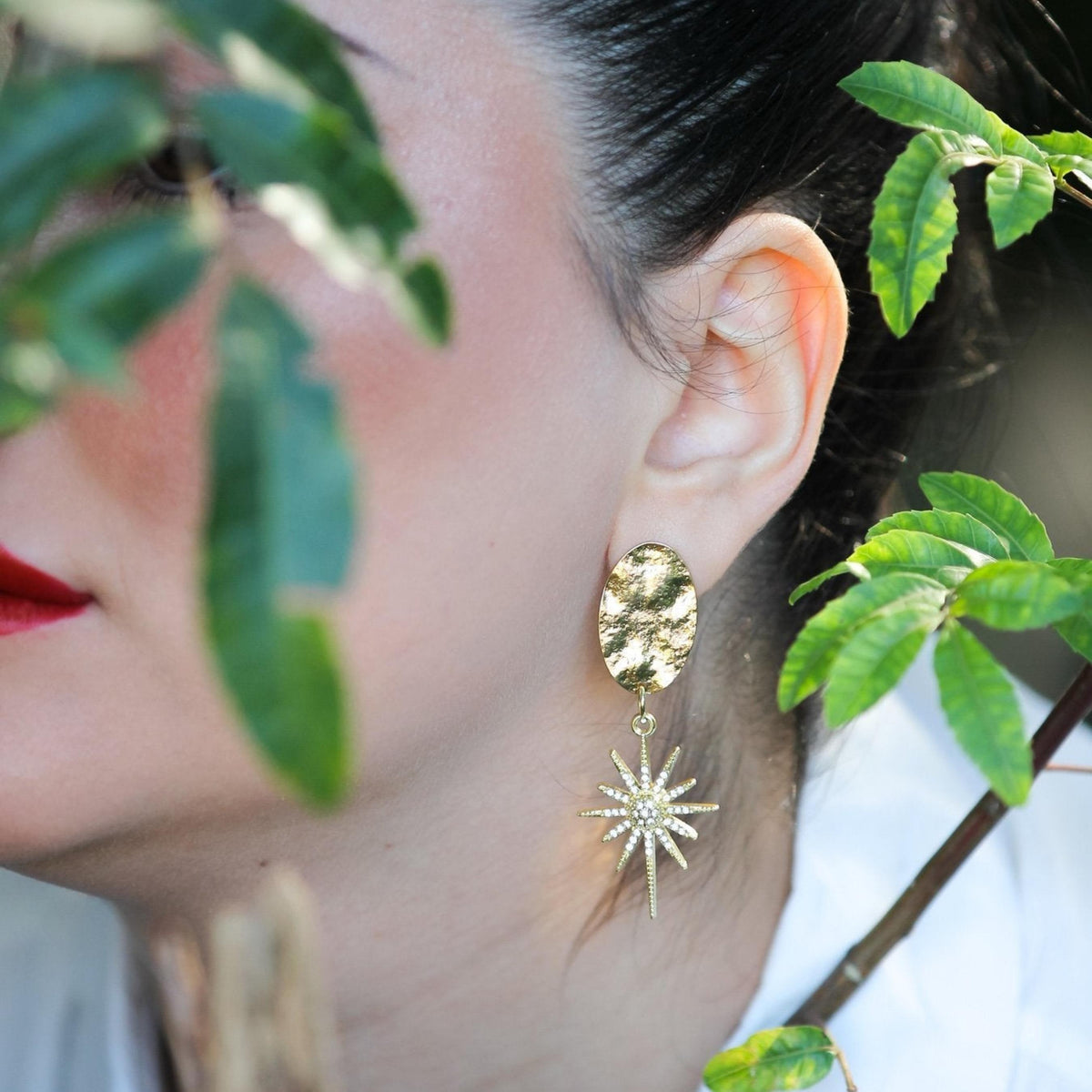 THE FESTIVE EARRINGS