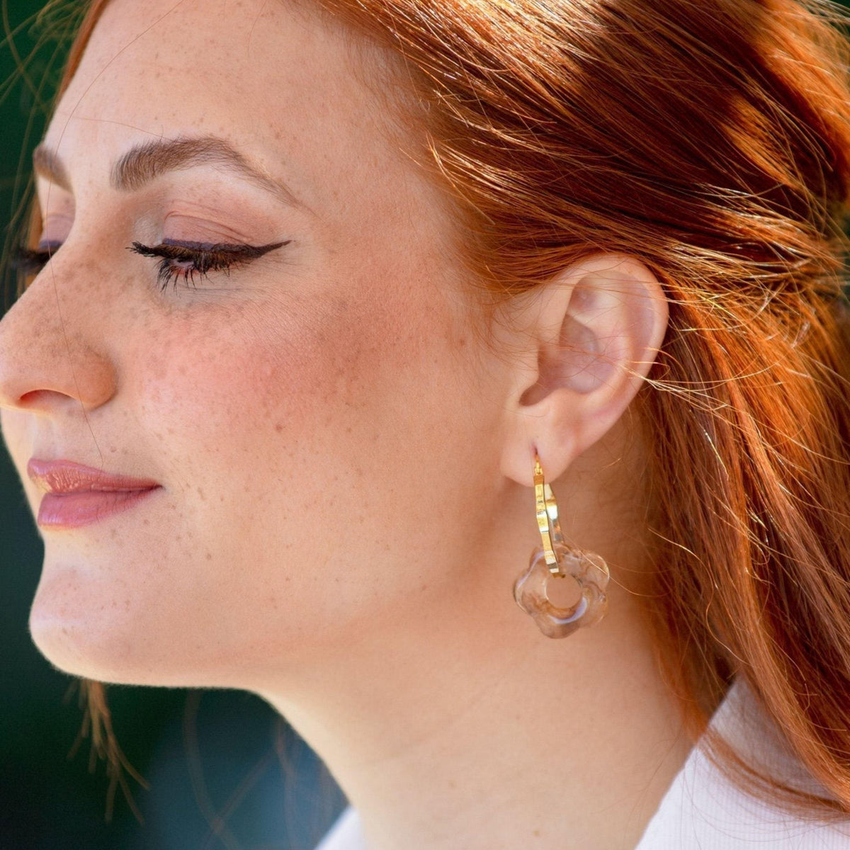 FLORAL RESIN HOOP EARRINGS