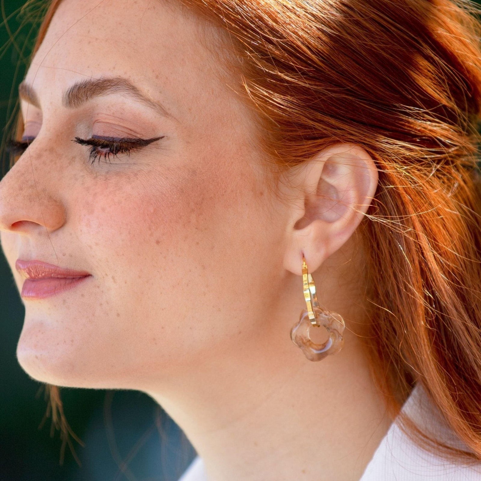 FLORAL RESIN HOOP EARRINGS