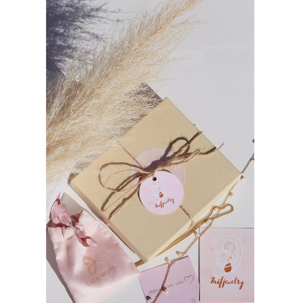 PEARL LIGHT BULB CHOKER